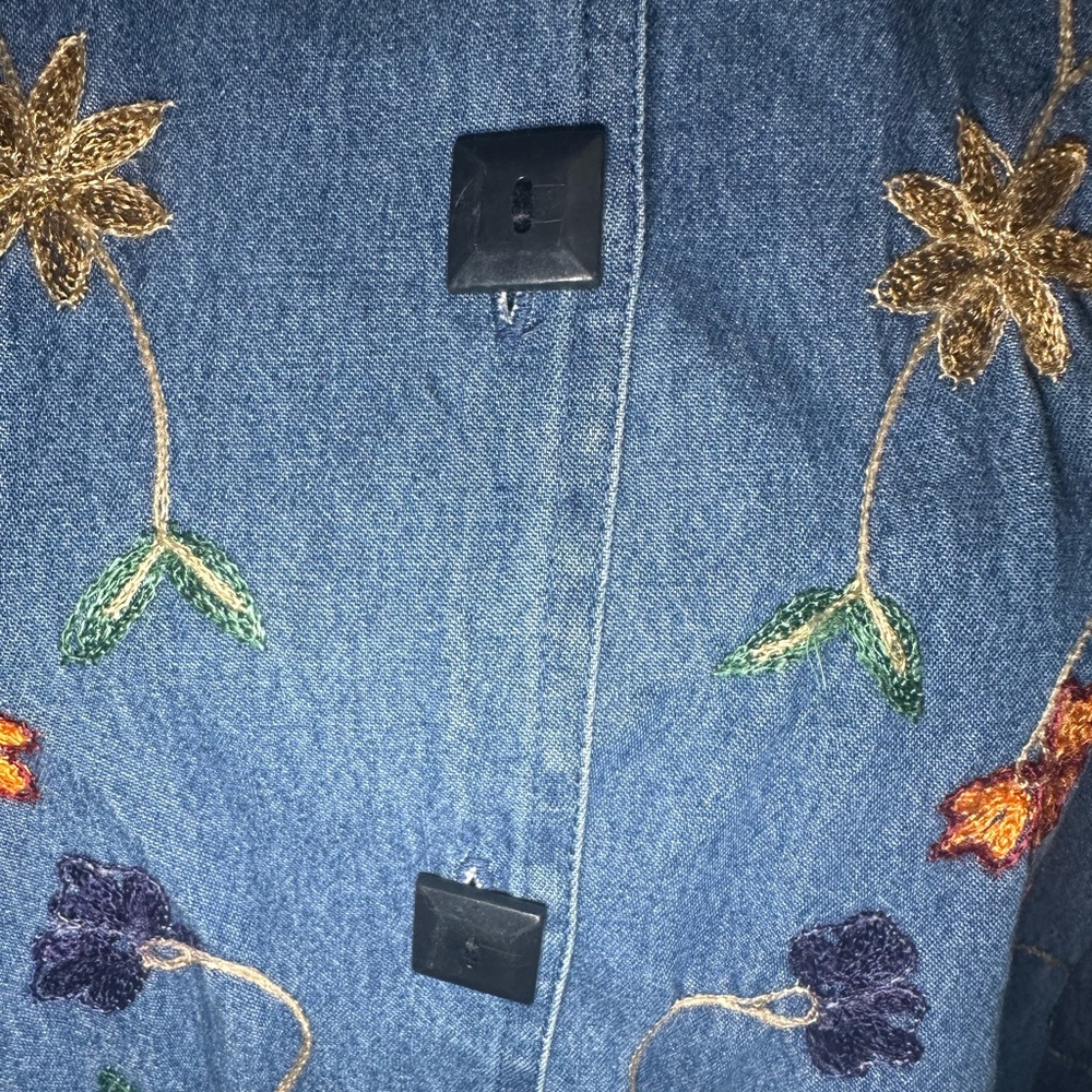 Studio Works Blue Jean Jacket with Floral Embroidery EUC - Picture 6 of 8